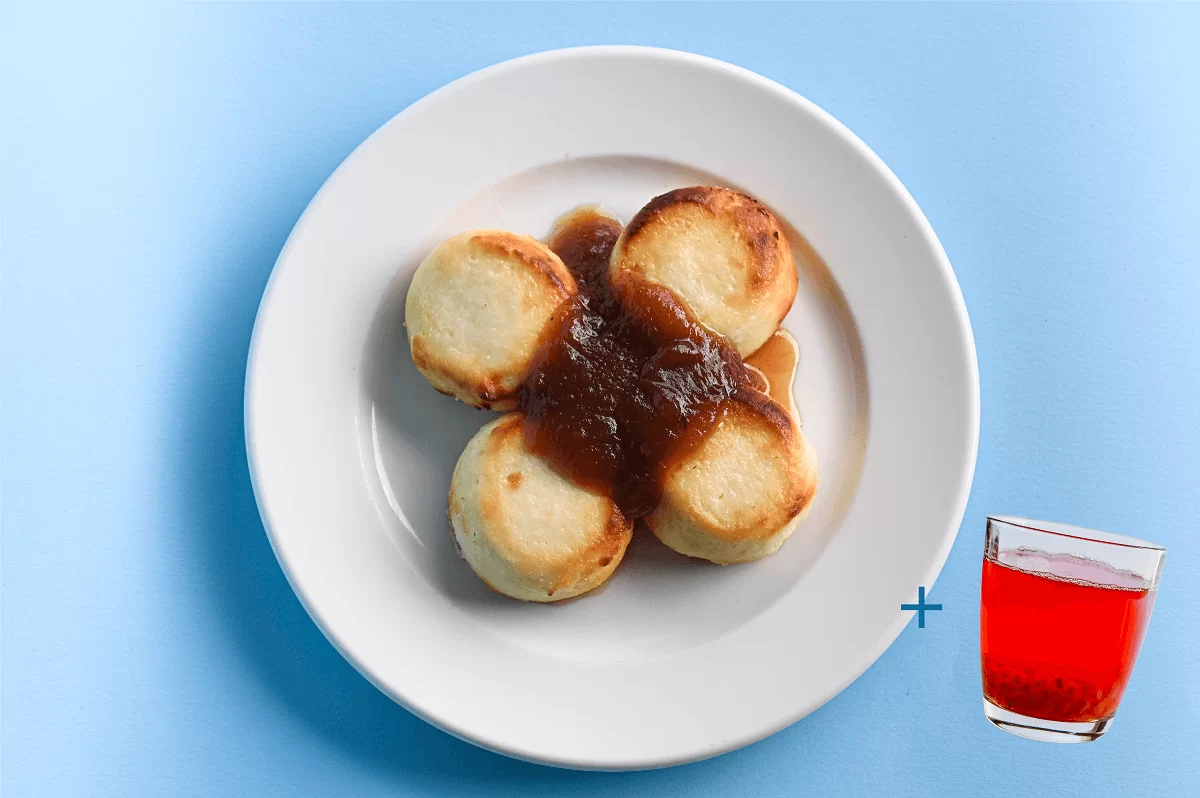 Сирнички з джемом+ напій